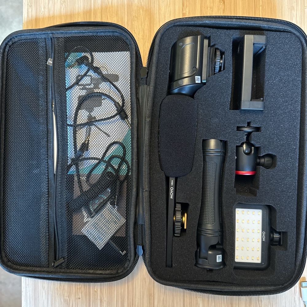 Vlogging Accessory Kit for iPhone with Microphone & LED Light - Black